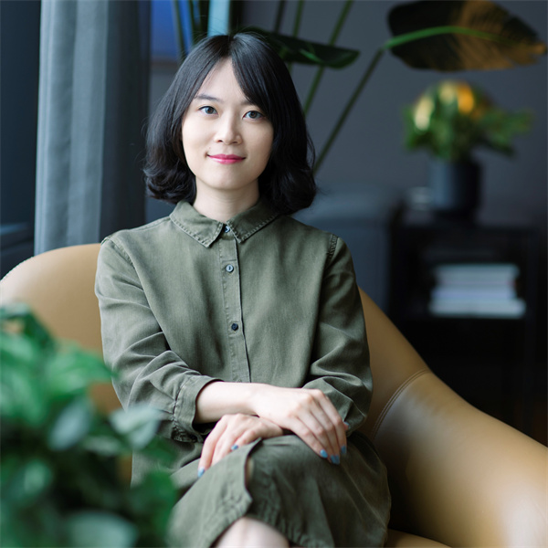 任泠霏个人照片 最终版.jpg